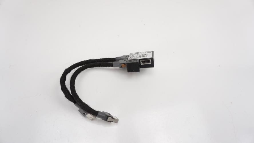 Prise port USB pour PEUGEOT 208 1 PHASE 1 d'occasion - Jaqu'Auto